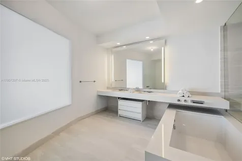 18555 Collins Avenue Sunny Isles Beach FL 33160