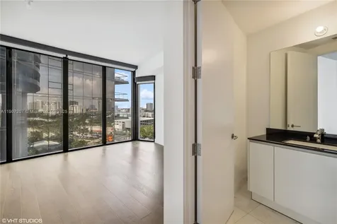 18555 Collins Avenue Sunny Isles Beach FL 33160