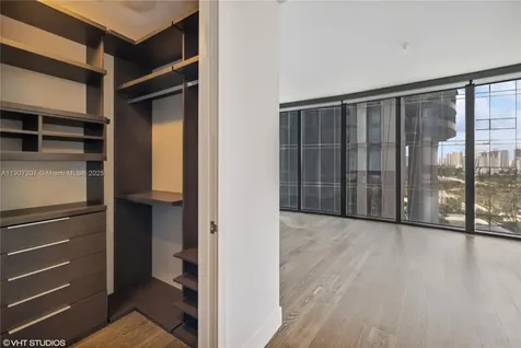 18555 Collins Avenue Sunny Isles Beach FL 33160