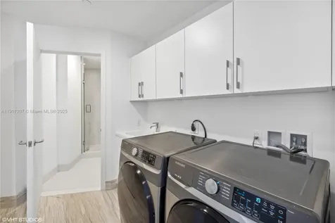 18555 Collins Avenue Sunny Isles Beach FL 33160