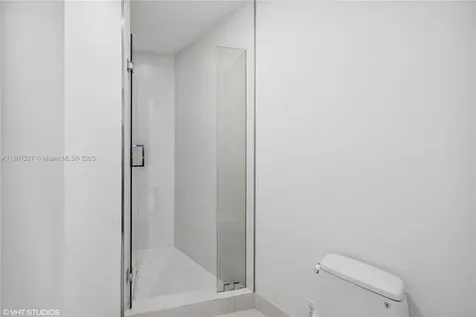 18555 Collins Avenue Sunny Isles Beach FL 33160
