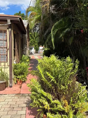 2372 SW 11th Terrace Miami FL 33135