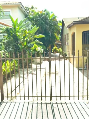 2372 SW 11th Terrace Miami FL 33135