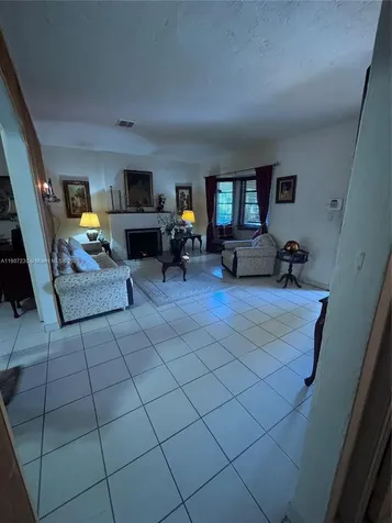 2372 SW 11th Terrace Miami FL 33135