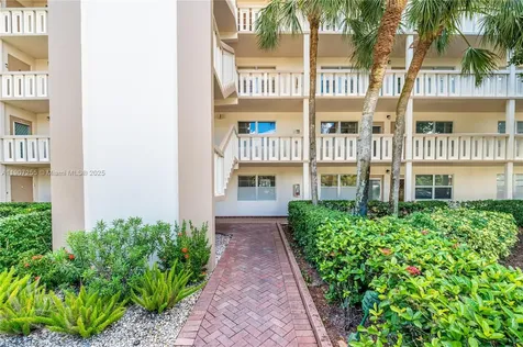 2101 Lucaya Bend Coconut Creek FL 33066