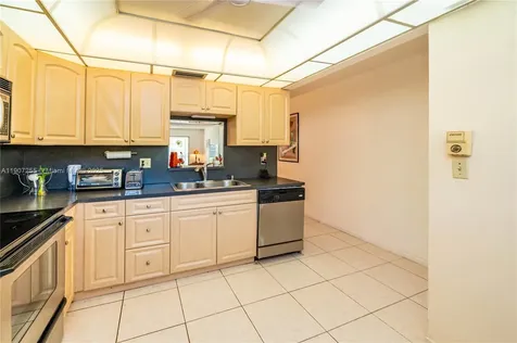 2101 Lucaya Bend Coconut Creek FL 33066
