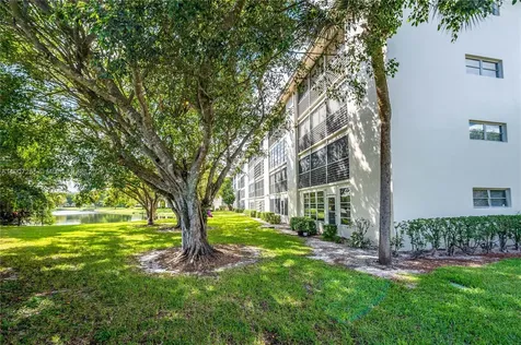 2101 Lucaya Bend Coconut Creek FL 33066