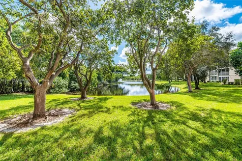2101 Lucaya Bend Coconut Creek FL 33066