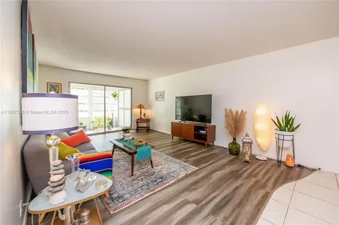 2101 Lucaya Bend Coconut Creek FL 33066
