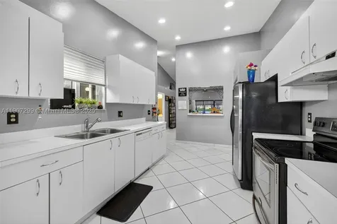8228 NW 100th Way Tamarac FL 33321