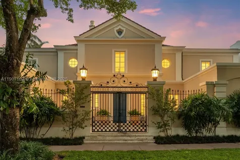 1004 Cotorro Avenue Coral Gables FL 33146