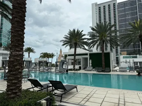 851 NE 1st Avenue Miami FL 33132