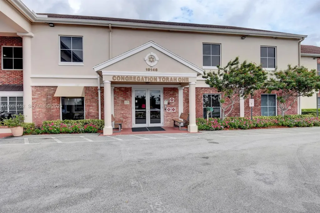 534 Mansfield M Boca Raton FL 33434