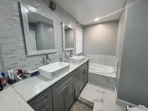 9528 NW 9th Court Plantation FL 33324