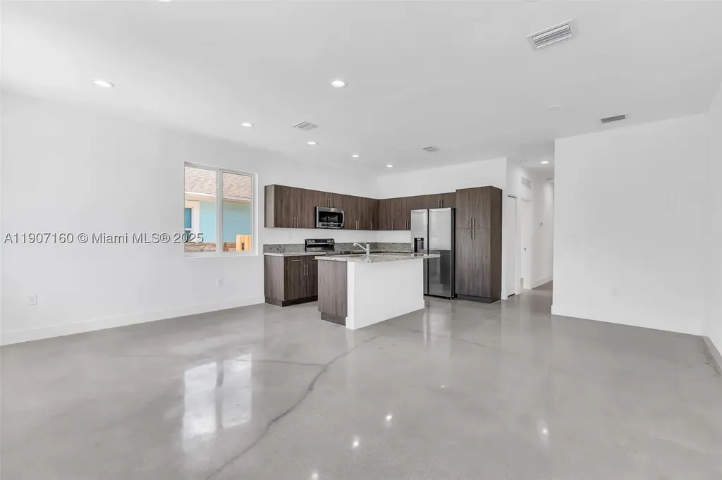 638 NW 15th Avenue Fort Lauderdale FL 33311