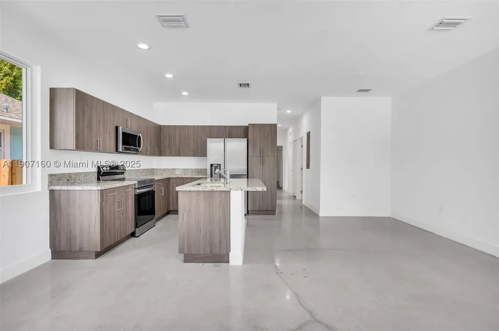 638 NW 15th Avenue Fort Lauderdale FL 33311