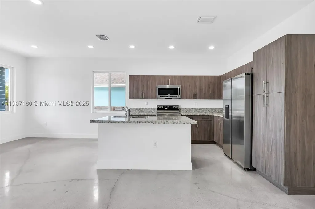638 NW 15th Avenue Fort Lauderdale FL 33311