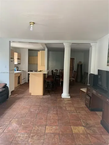 1037 NW 30th Street Miami FL 33127