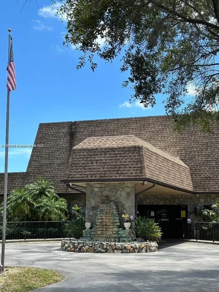 200 Berkley Road Hollywood FL 33024