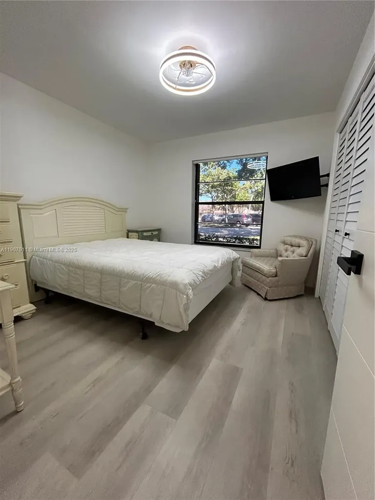 200 Berkley Road Hollywood FL 33024