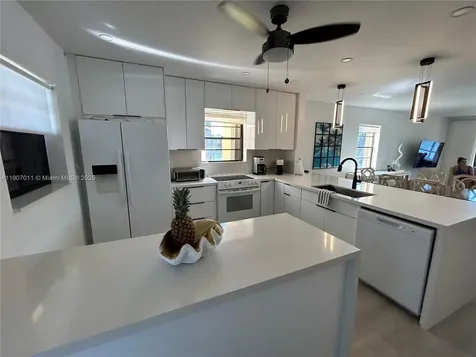 200 Berkley Road Hollywood FL 33024