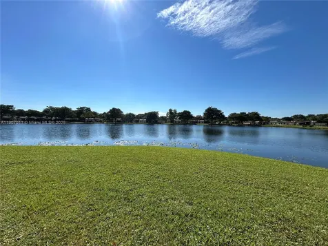 200 Berkley Road Hollywood FL 33024
