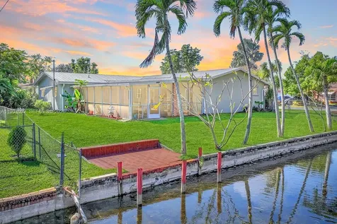 1245 NW 92nd Avenue Pembroke Pines FL 33024