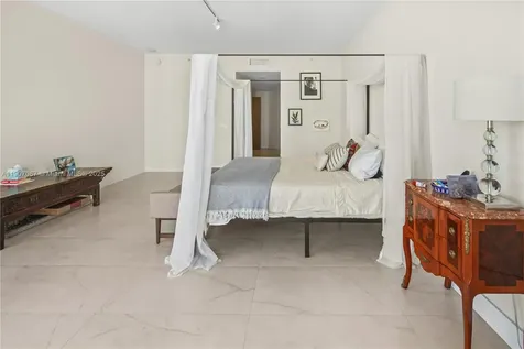 17111 Biscayne Boulevard North Miami Beach FL 33160