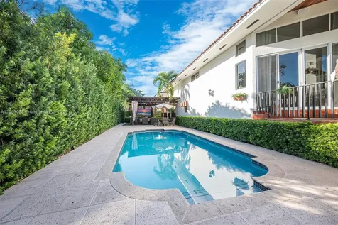 8025 SW 91st Avenue Miami FL 33173