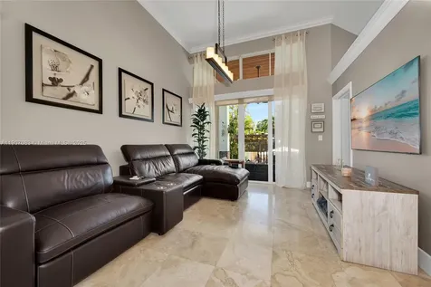8025 SW 91st Avenue Miami FL 33173
