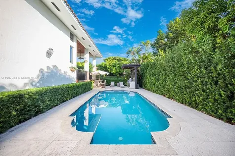 8025 SW 91st Avenue Miami FL 33173