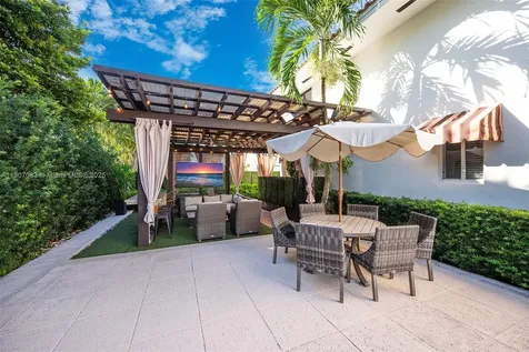 8025 SW 91st Avenue Miami FL 33173