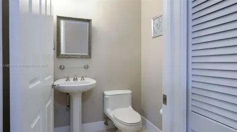 8025 SW 91st Avenue Miami FL 33173