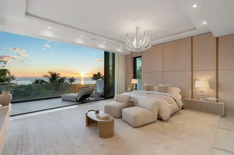 7845 Atlantic Way Miami Beach FL 33141