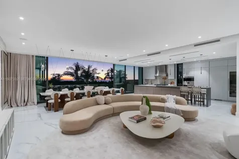 7845 Atlantic Way Miami Beach FL 33141
