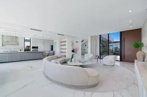 7845 Atlantic Way Miami Beach FL 33141