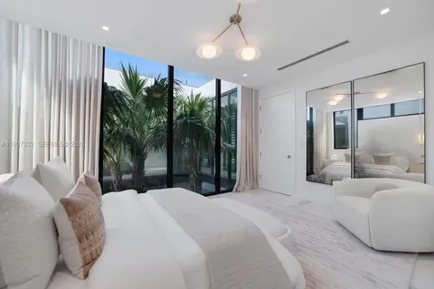 7845 Atlantic Way Miami Beach FL 33141