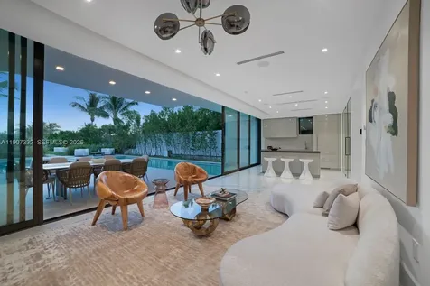 7845 Atlantic Way Miami Beach FL 33141
