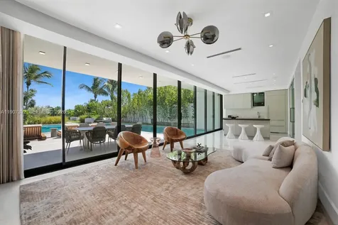 7845 Atlantic Way Miami Beach FL 33141