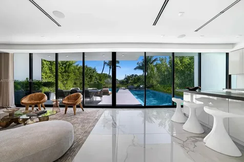 7845 Atlantic Way Miami Beach FL 33141