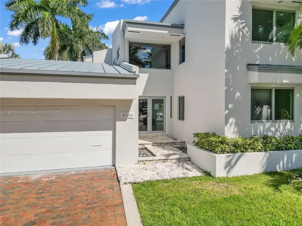 2089 NE 121st Road North Miami FL 33181