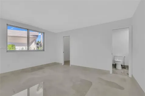 2089 NE 121st Road North Miami FL 33181