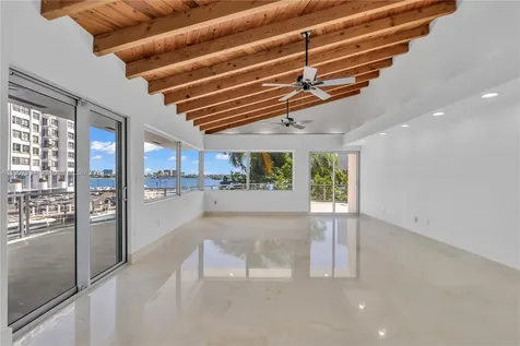 2089 NE 121st Road North Miami FL 33181