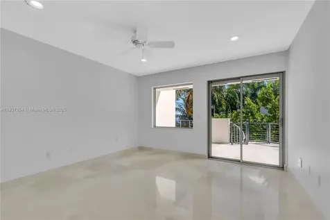 2089 NE 121st Road North Miami FL 33181