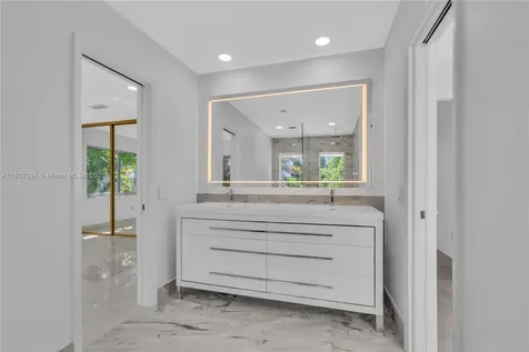 2089 NE 121st Road North Miami FL 33181