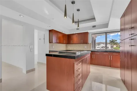 2089 NE 121st Road North Miami FL 33181