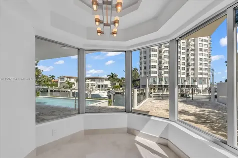2089 NE 121st Road North Miami FL 33181