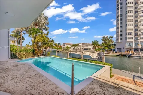 2089 NE 121st Road North Miami FL 33181