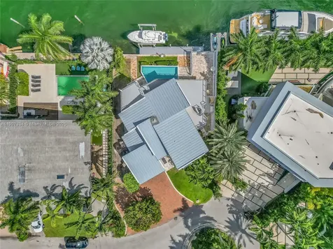 2089 NE 121st Road North Miami FL 33181