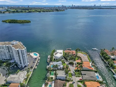 2089 NE 121st Road North Miami FL 33181